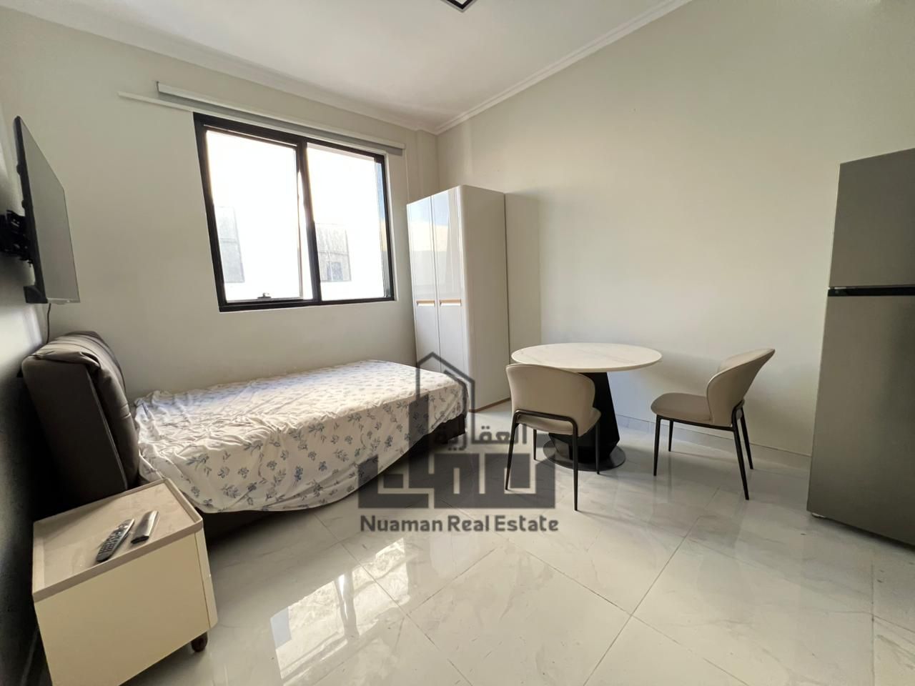 An excellent opportunity to live comfortably in a fully furnished studio, offering a practical layout, modern furniture