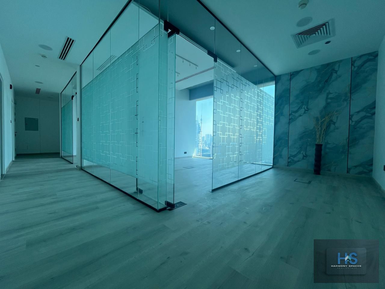 Fitted | Near metro | 2 cabins | Vacant