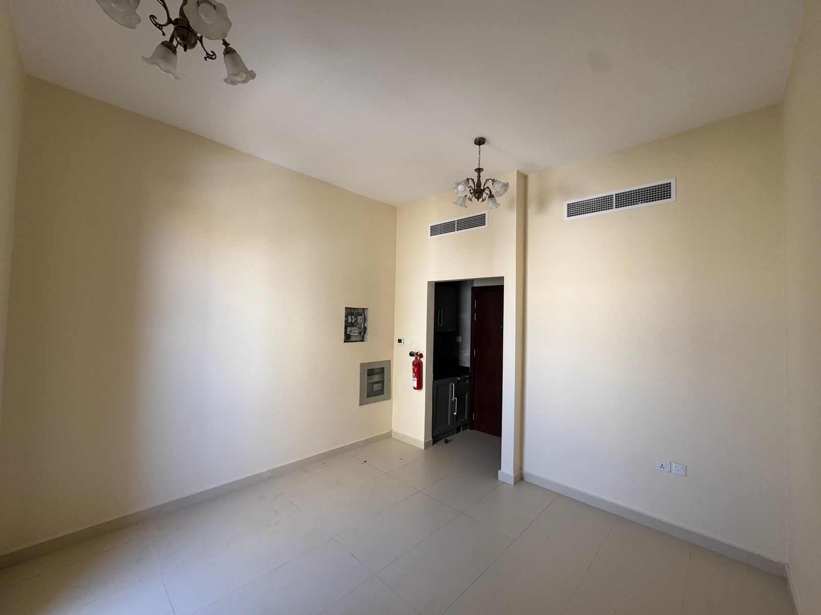 A distinctive studio apartment for rent in Al Aaliyah – an excellent living opportunity at a great price.