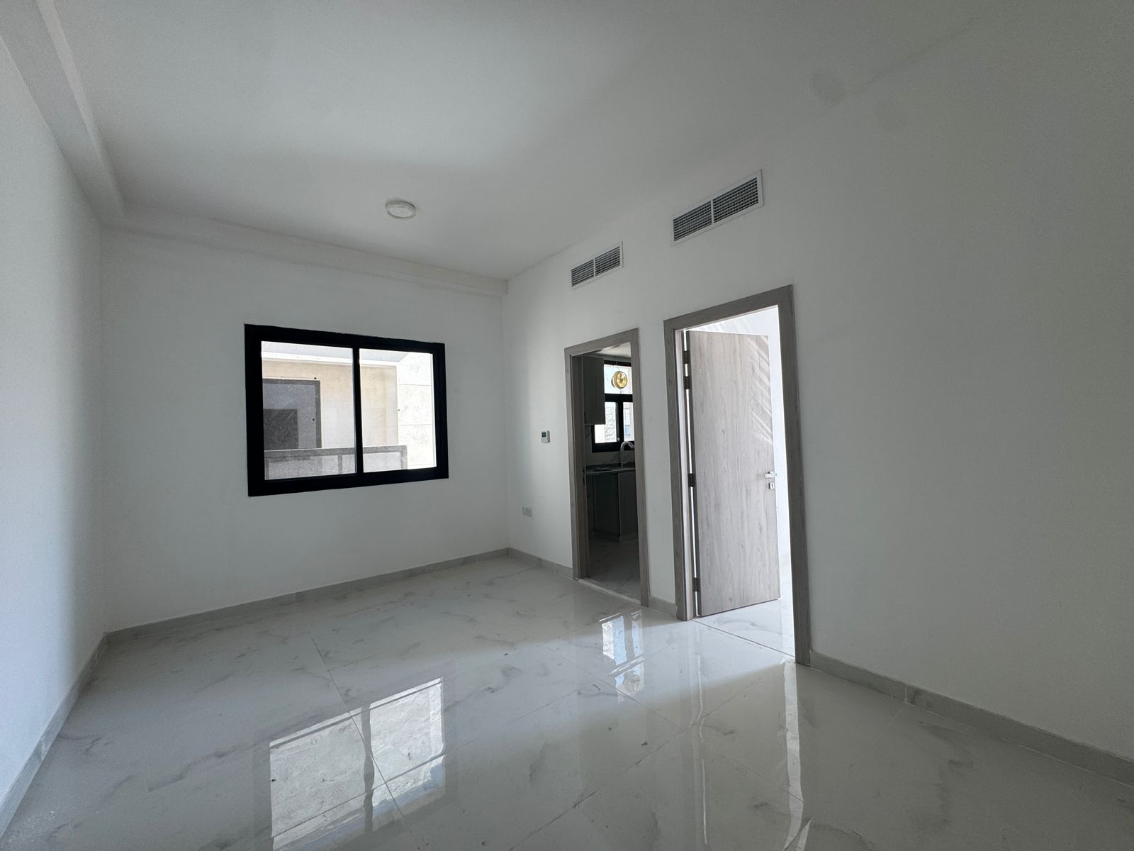Brand New 1 Bedroom Apartment in Al Alia – Direct Access to Sheikh Mohammed Bin Zayed Road – 2 Bathrooms