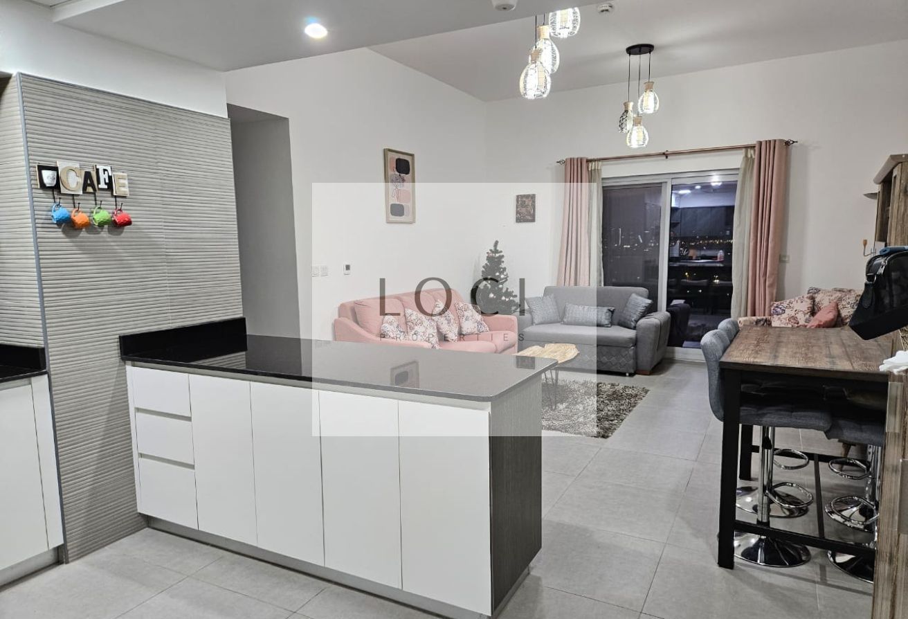 LUXURY | FULLY FURNISHED | FAMILY BUILDING