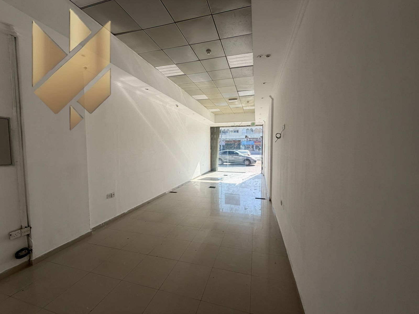 Shop on main road | With storage & bathroom | Prime location | Close to residential area