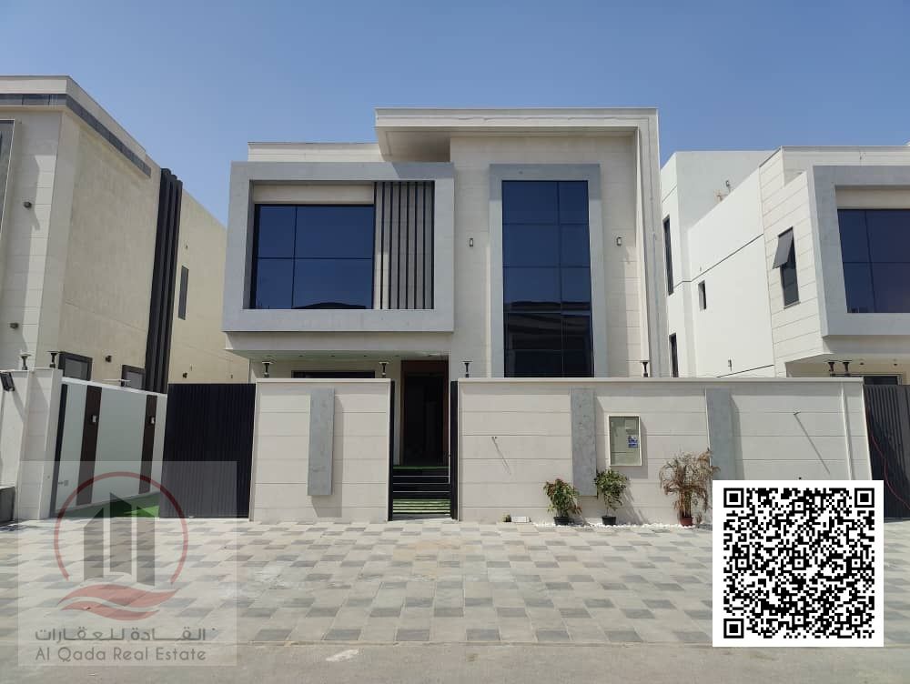 For sale: 5-bedroom villa with a rooftop terrace and private pool, price includes registration fees.