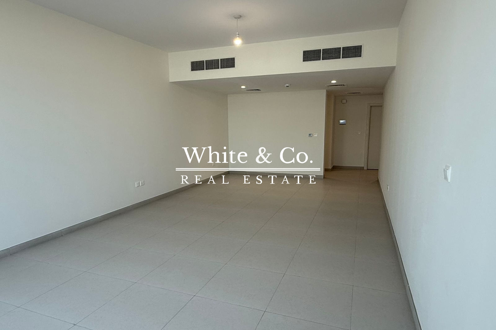 Avail Mar | En-Suites | Closed Kitchen