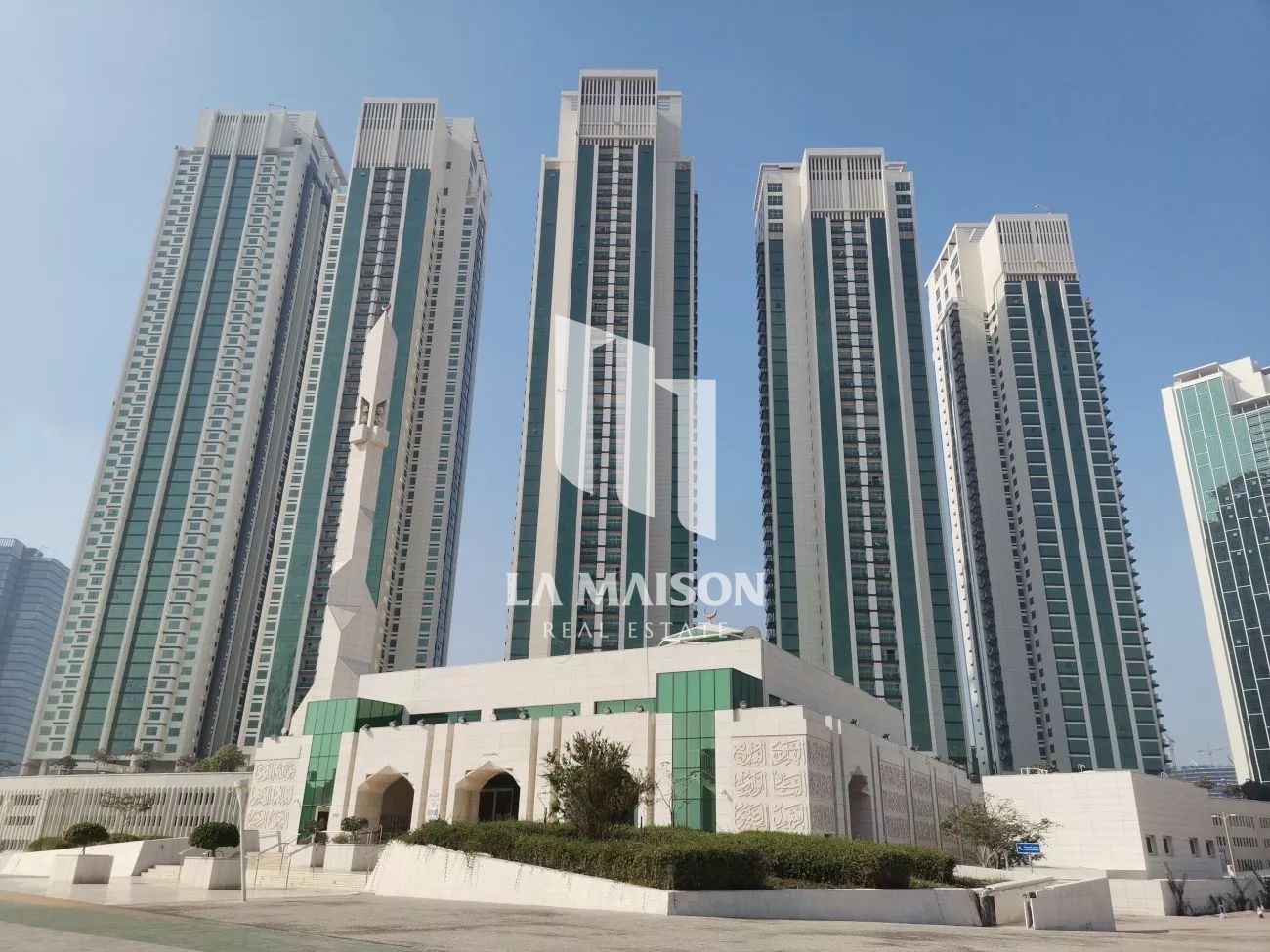 Spacious 1BR Layout | Balcony | Prime Location