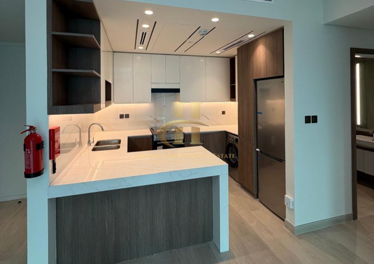 Handover April/May | High Floor| Lake view