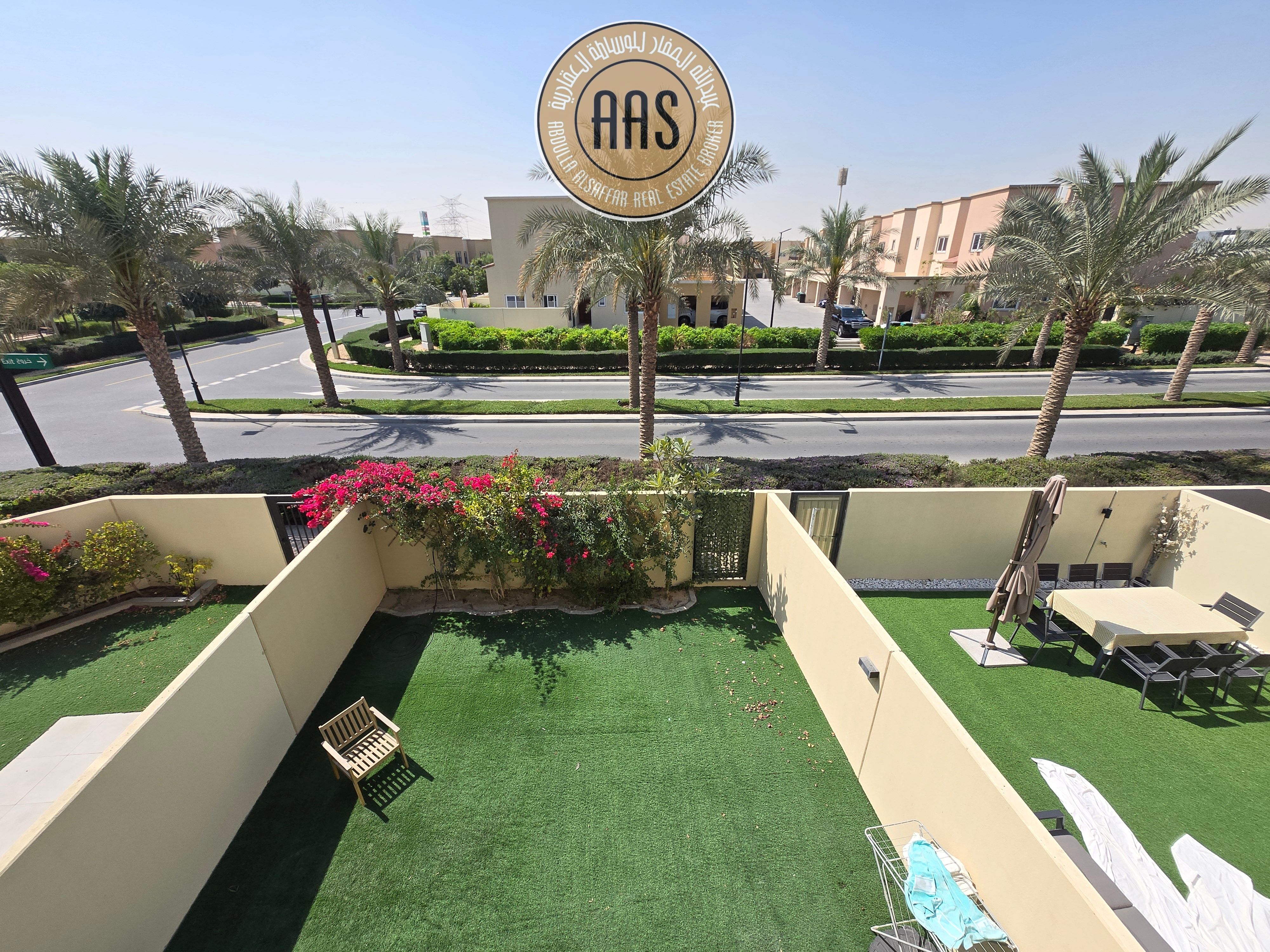 SINGLE ROW NEAR TO PARK 2BR+MAID VILLA FOR RENT 140K