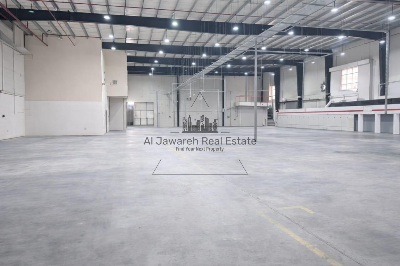 Code 3140 – Annual Warehouse for Rent An excellent opportunity to lease a spacious industrial warehouse in Umm Al Quwain, ideally suited for large-
