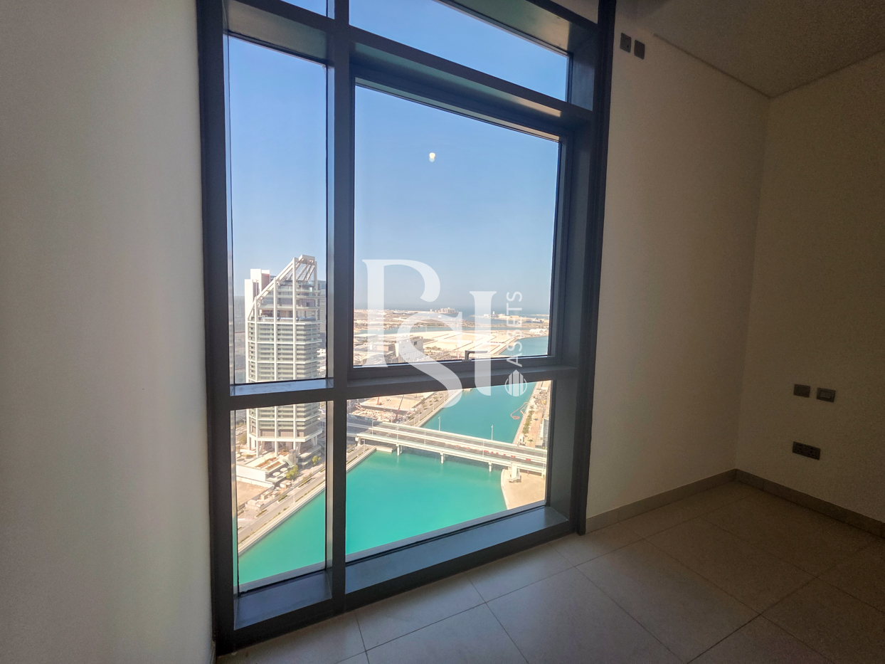 Balcony | Modern Layout | Canal View