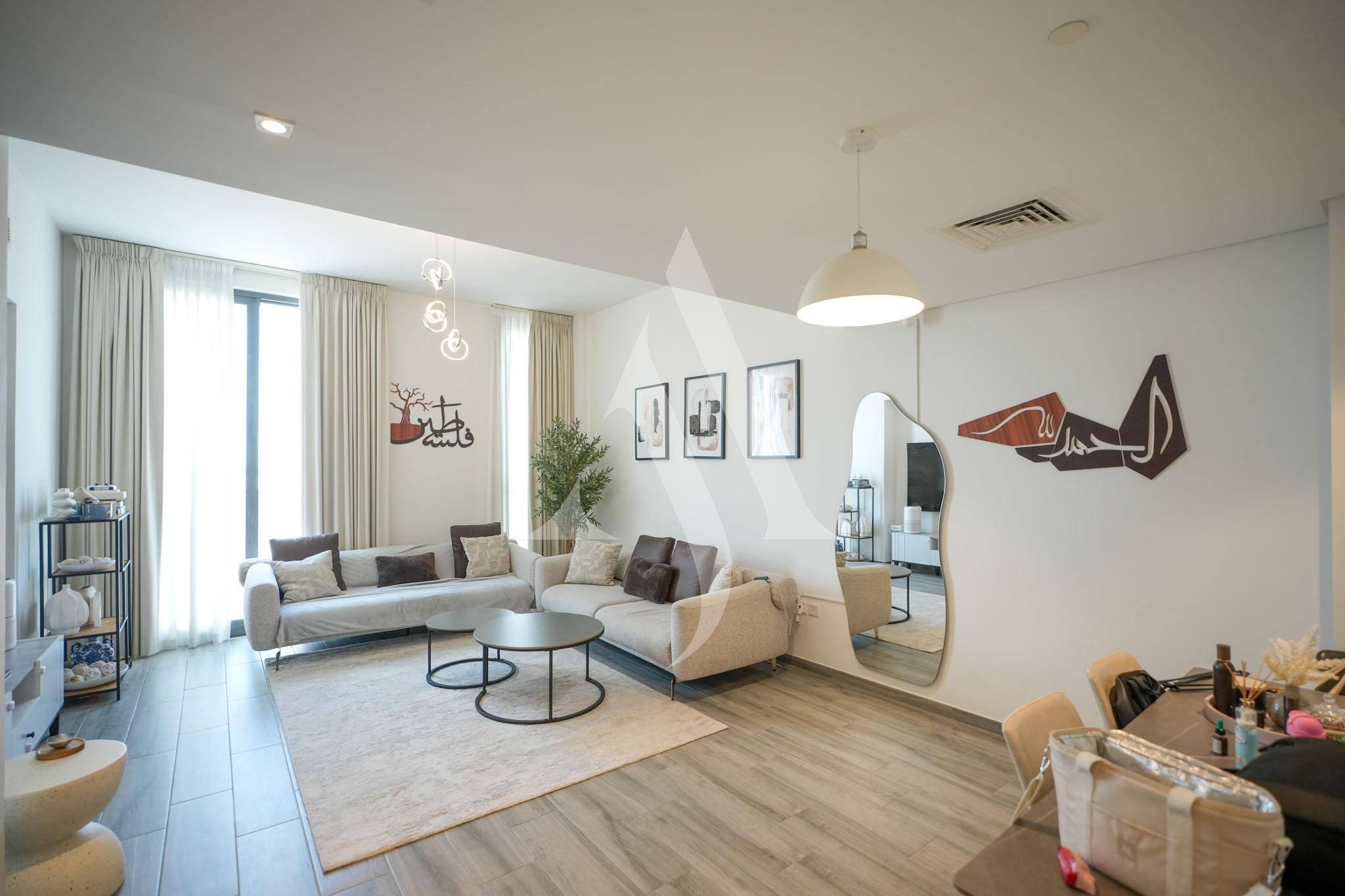 Vacant 26th Feb I Well Maintained I Corner Unit