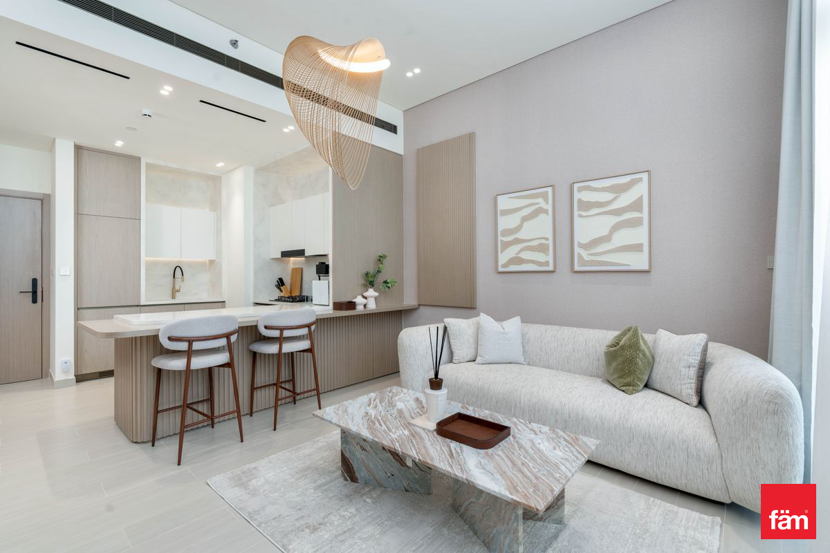 Fully furnished Open view High floor