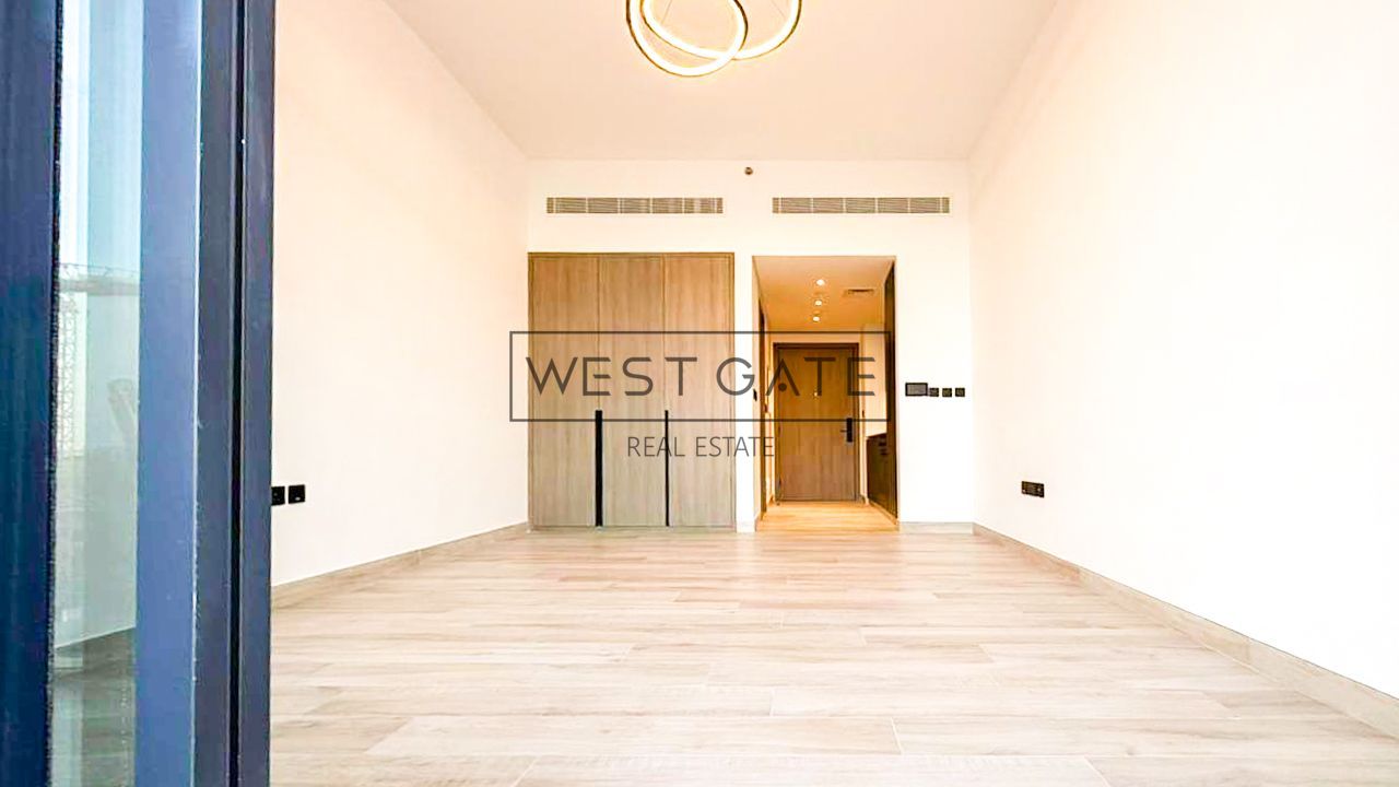 Studio Apartment | Oxford Gardens Arjan | Balcony | Community & City View