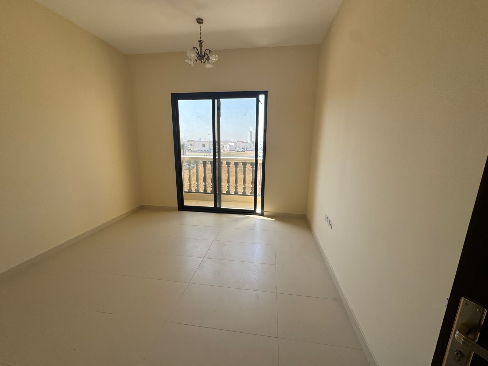 1 Bedroom + Living Room – First Tenant Al Alia – Ajman Size: 1,000 sq ft Master Bedroom 2 Bathrooms Central Air Conditioning Maintenance by Landlor