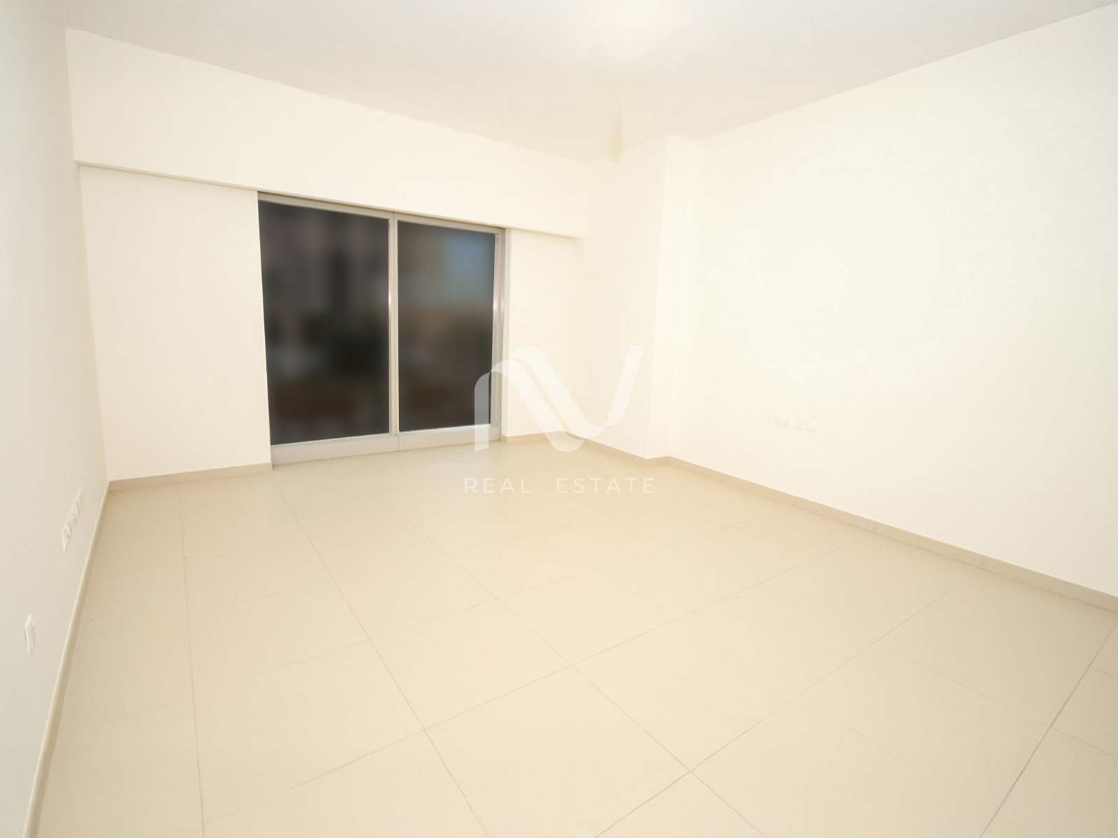 Vacant | Spacious Unit | Prime Location