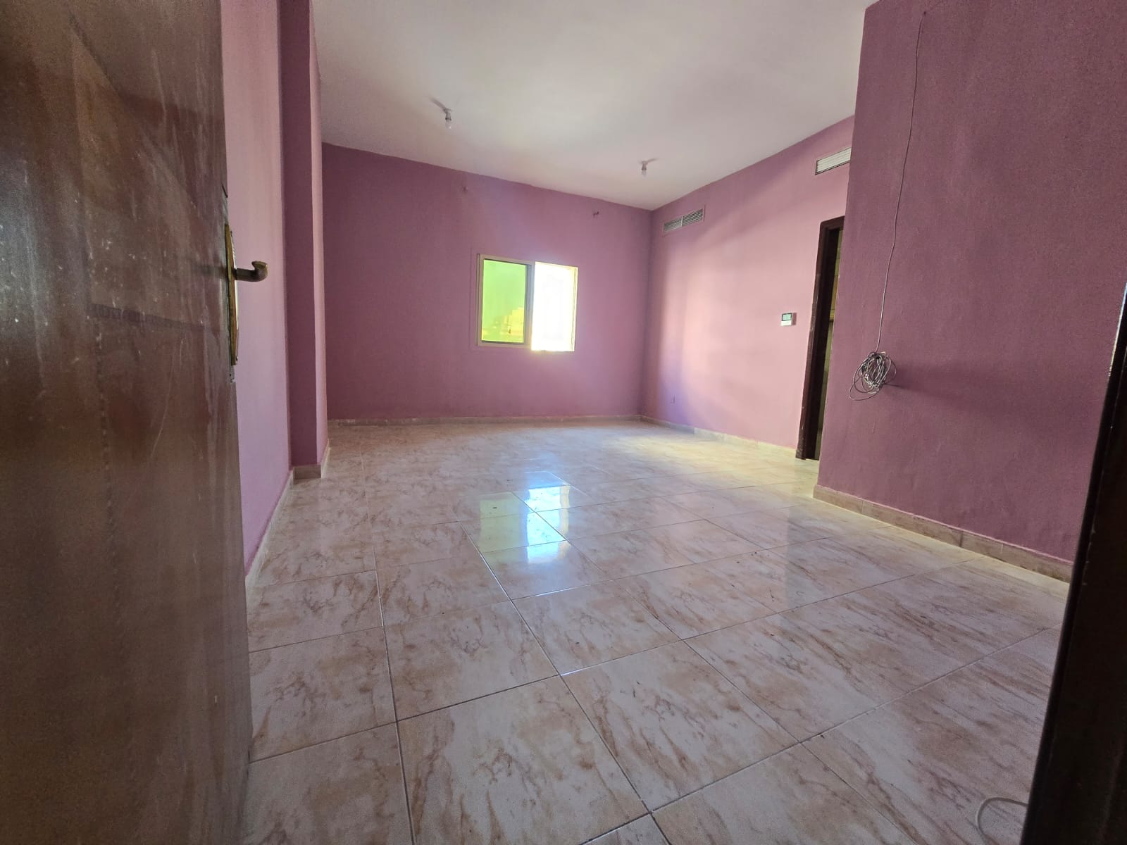 Studio Apartment for Annual Rent in Al Rashidiya, Ajman 22,000 AED in 5 installments Al Rashidiya, near Ladies Park Separate kitchen, spacious area C