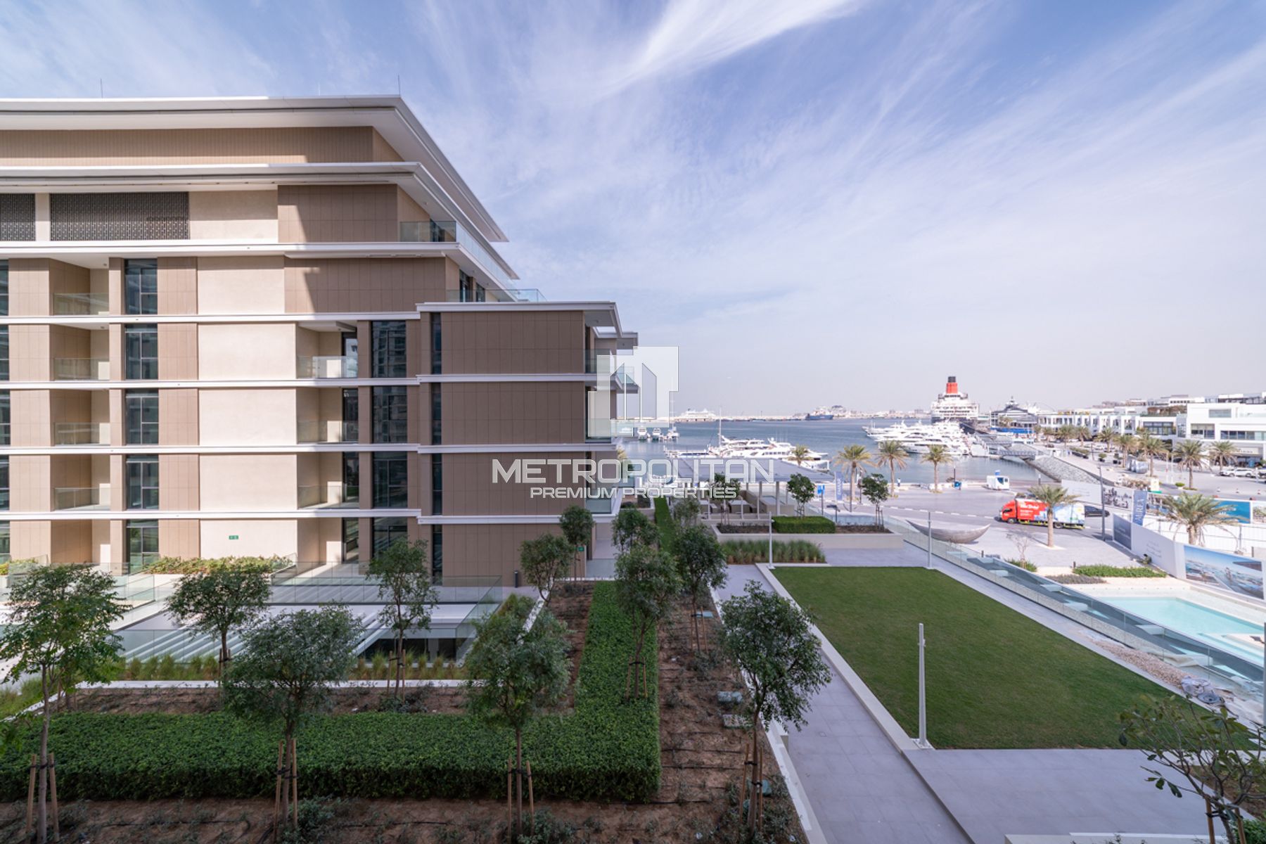 Premium Unit | Facing the Marina | Mid Floor