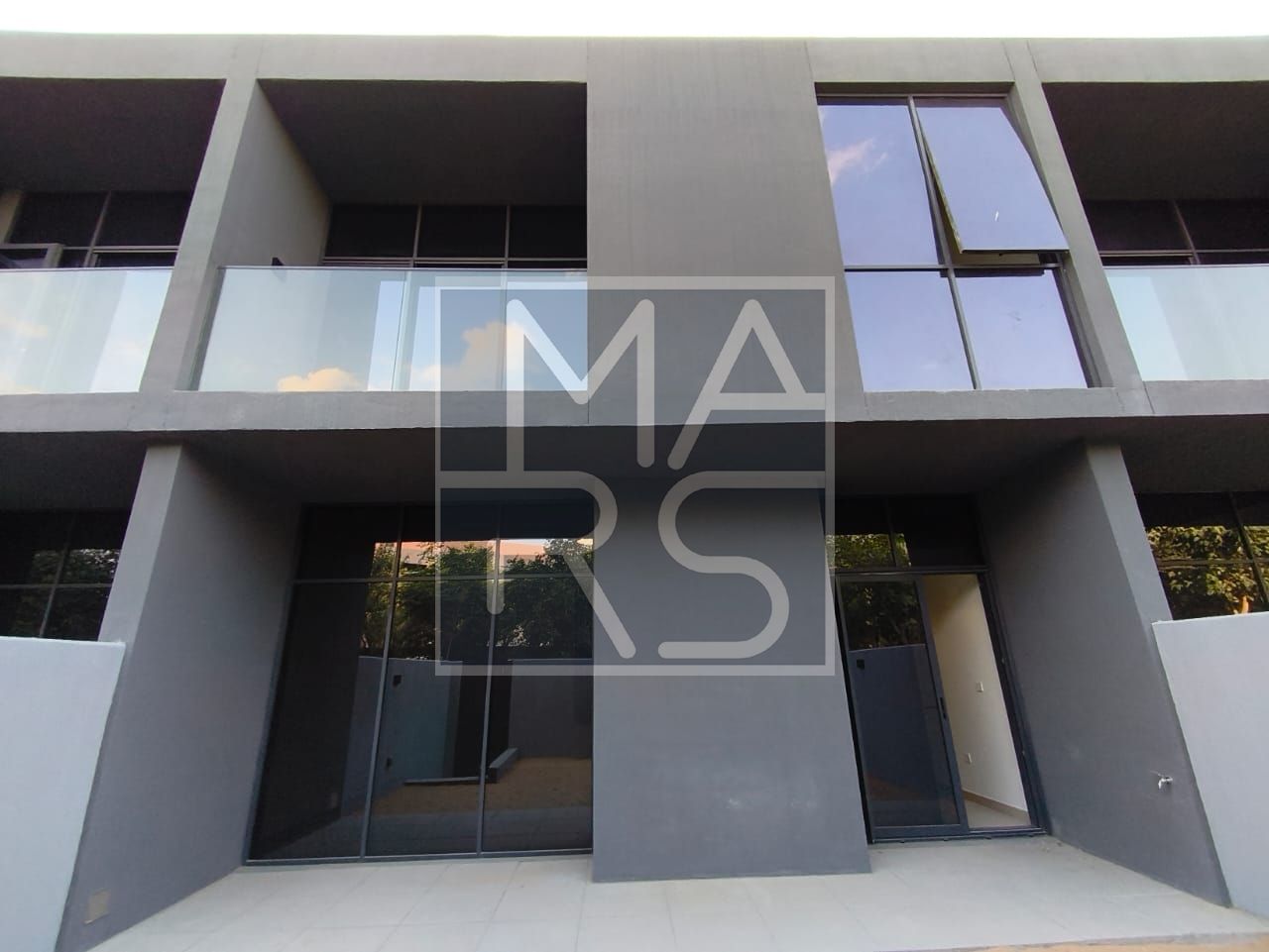 Spacious 4BR Townhouse | 5 Bathrooms | 2,600 Sqft | AED 160K Ren