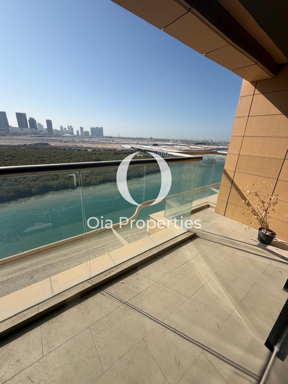Luxury 4BR+M+Store | Stunning Sea View | Vacant