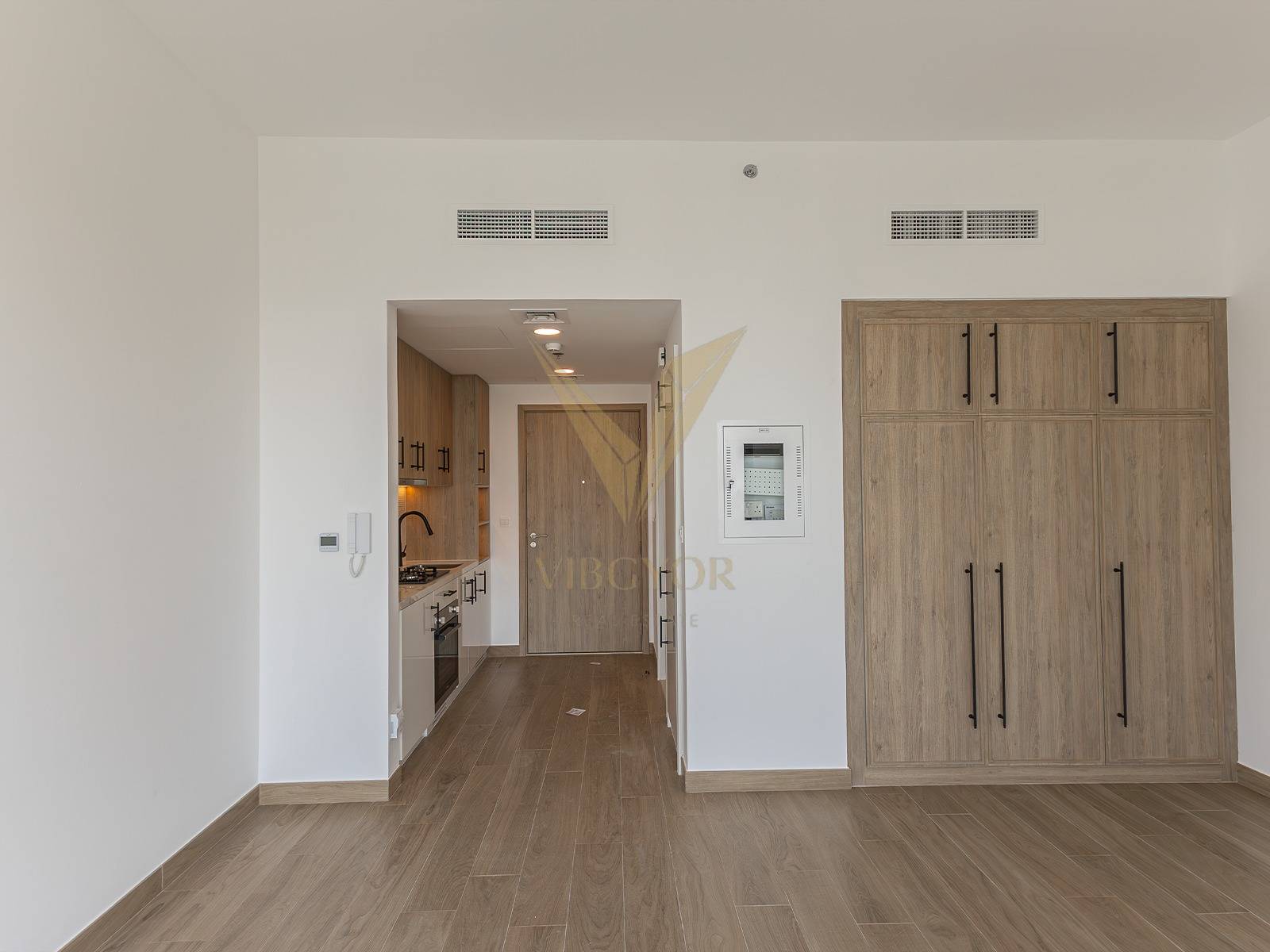 Spacious Studio Apartment | Prime Location | Liva