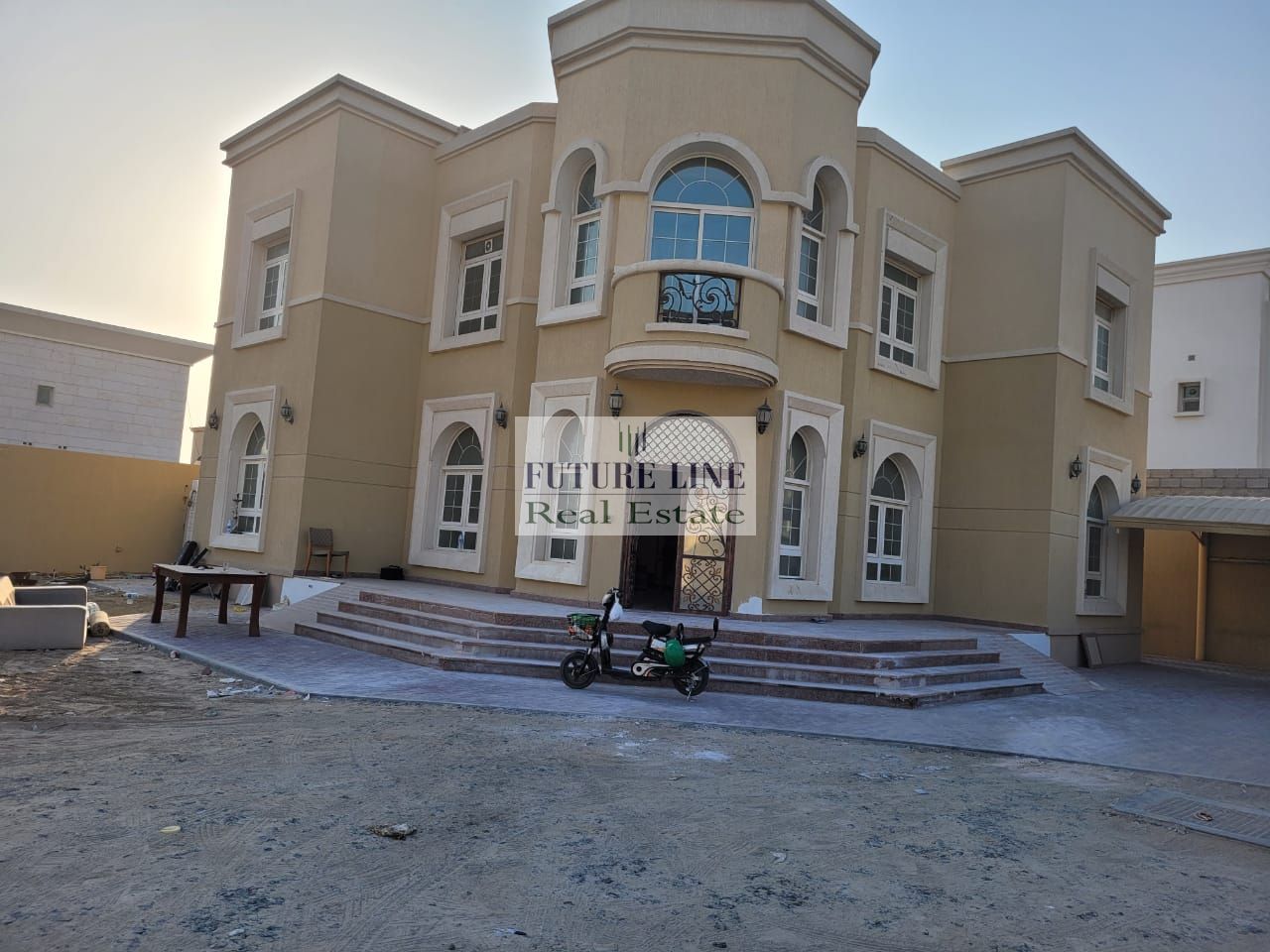 5 BEDROOM ENSUITE VILLA with LARGE GARDEN