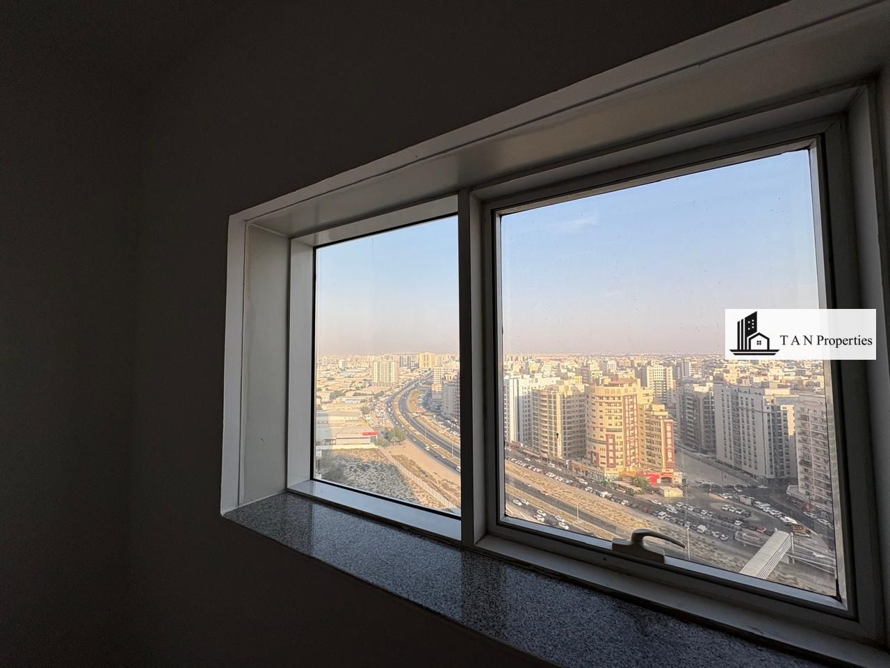 IDEAL LOCATION !! 1BHK FOR FAMILY FLAT !!WALKING DISTANCE TO RTA STOP