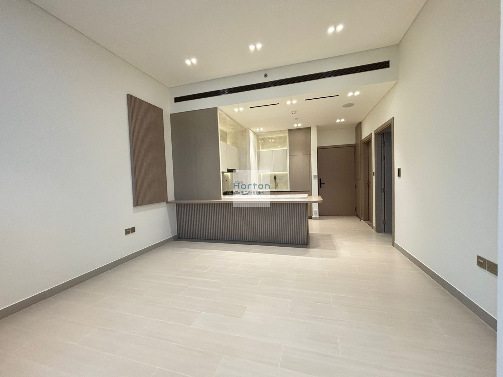 PRIVATE POOL I MAID ROOM I HIGH FLOOR I MODERN
