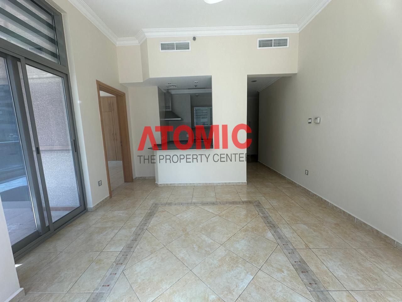 CHILLER FREE ! LARGE BALCONY ! NEAR BEACH AND METRO