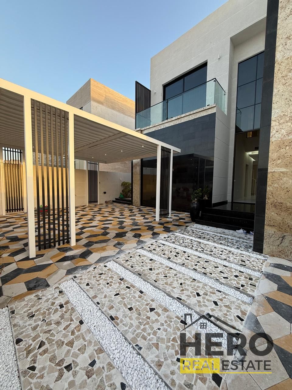 Top-Notch Finishing | Luxurious Living | Elegant Villa !