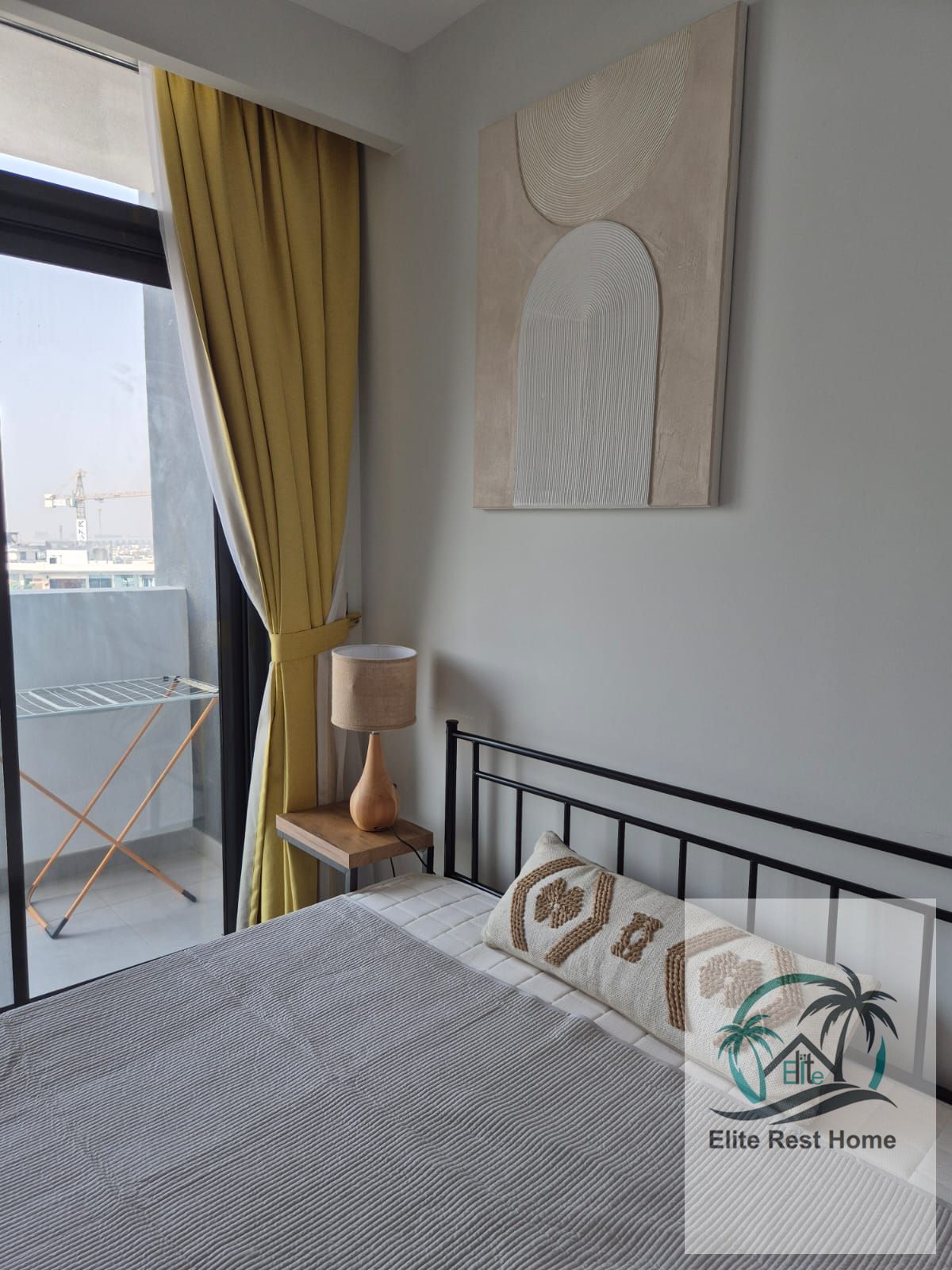 Fully Furnished Elegant Studio Apartment / High Floor w/ Best View