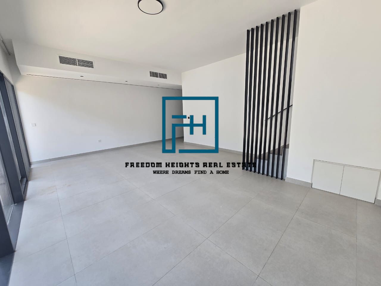 4 bedroom spacious townhouse available for rent.