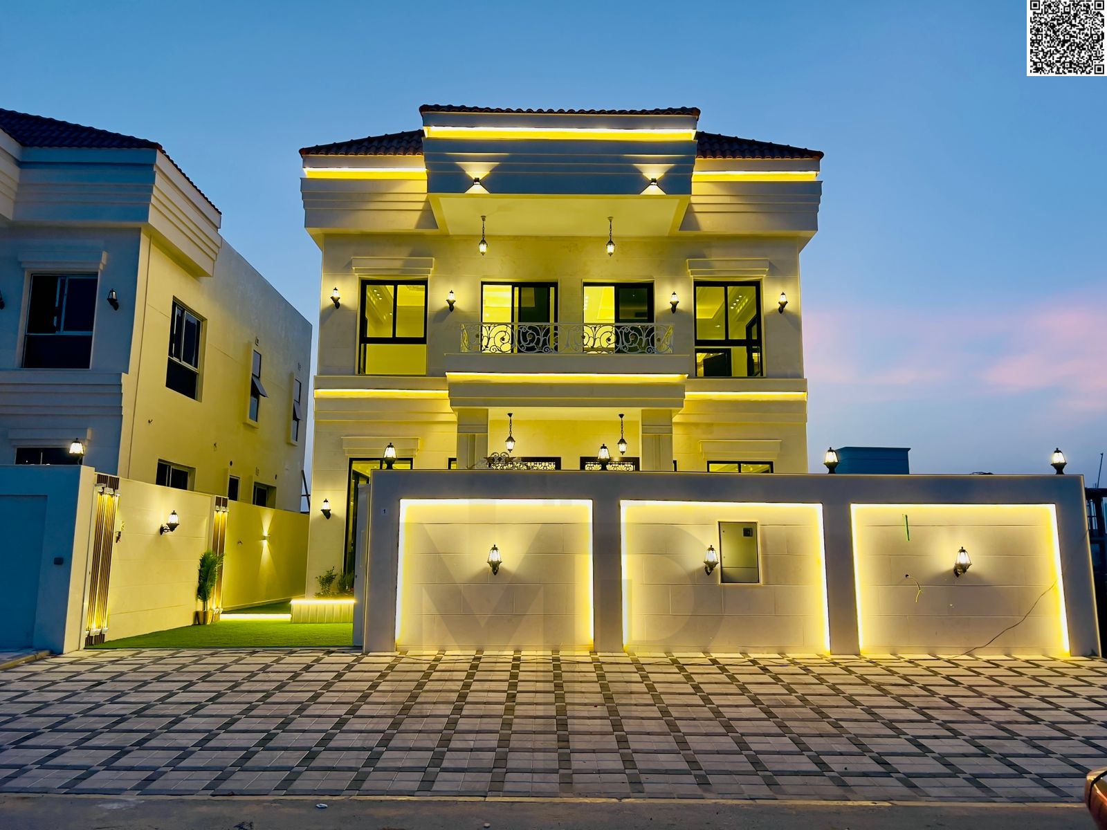 Luxurious design - Classic design, freehold ownership - Prime location near services, opposite Al-Hamidiyah Park