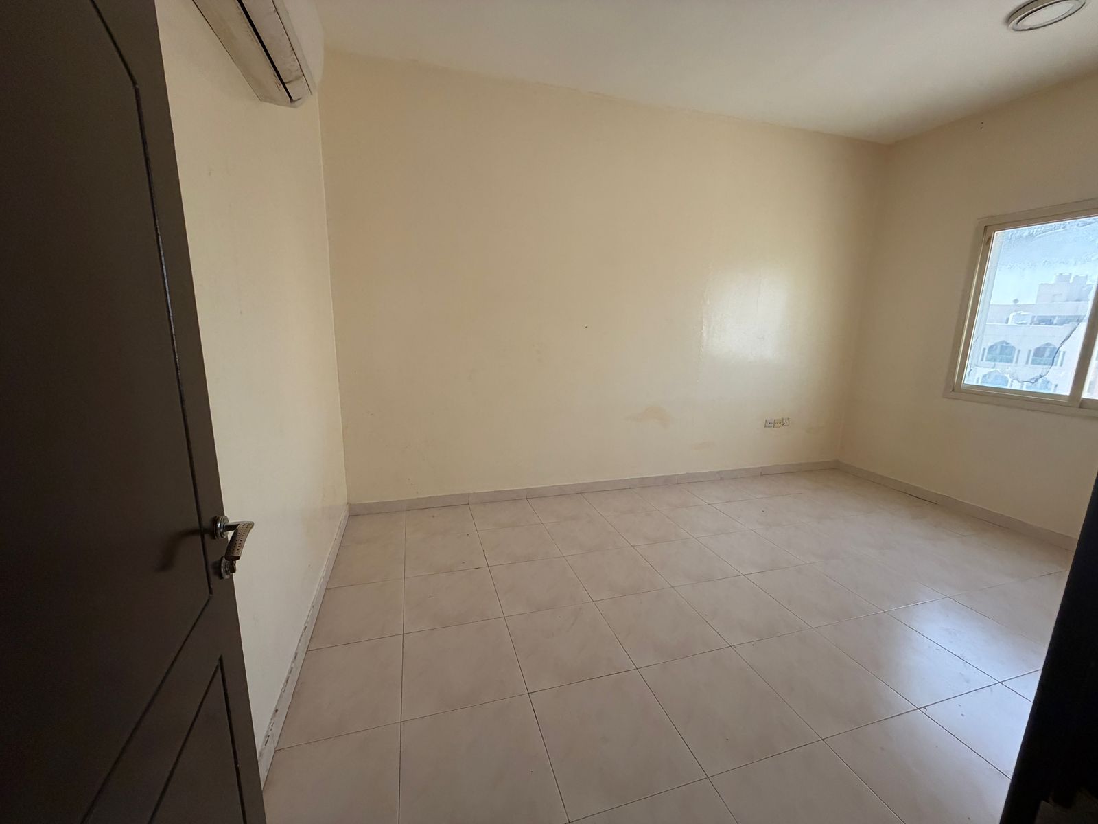 A fantastic opportunity to live in a one-bedroom apartment in Al Muwaihat 3, strategically located near Ajman Academy and directly on the exit of Moha