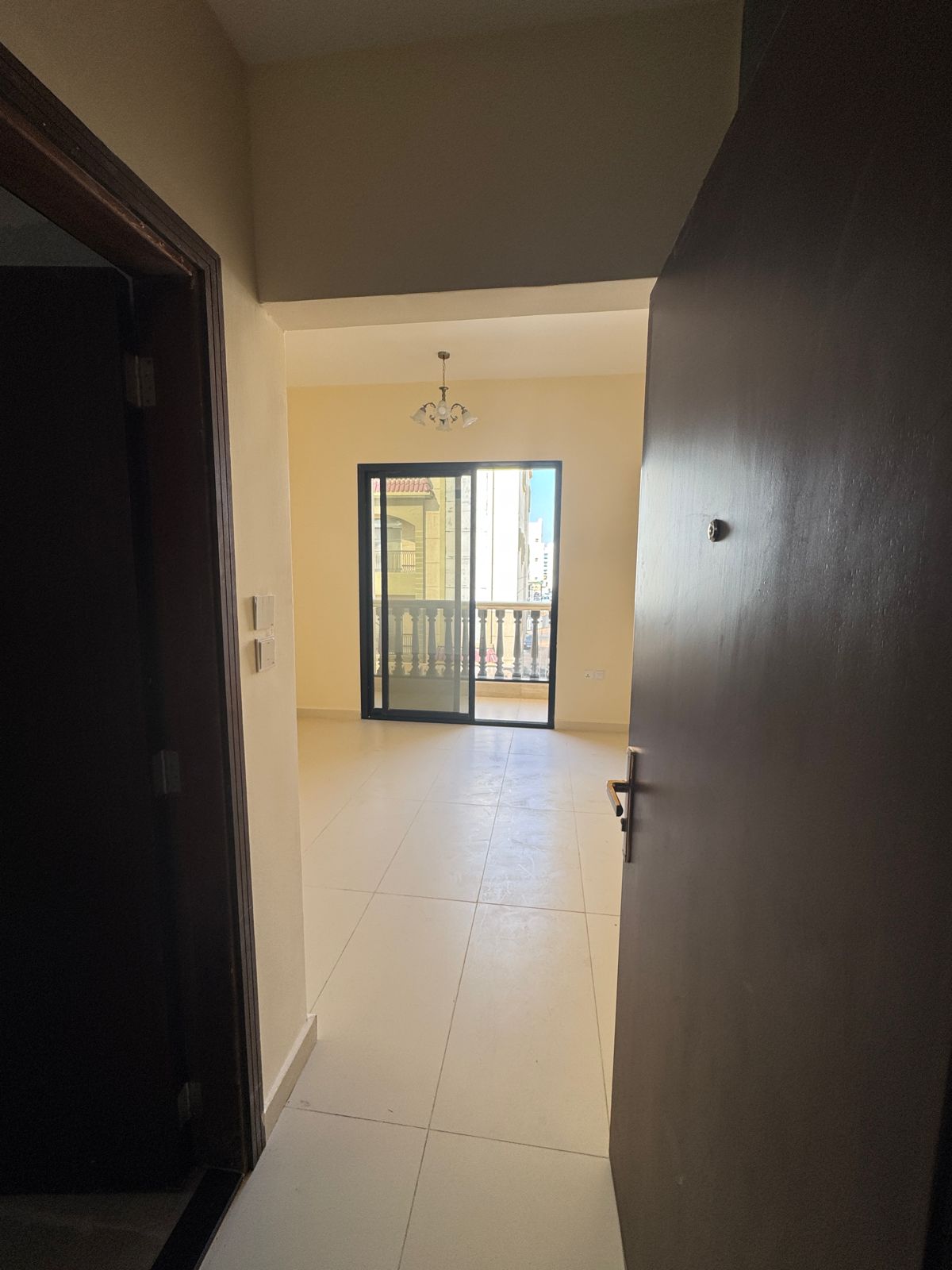 First Tenant Studio for Annual Rent – Al Hailiyah Area – Ajman