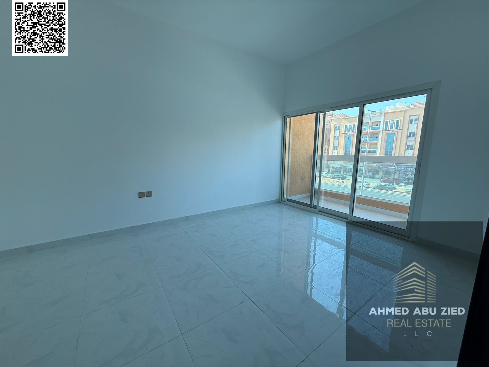 First occupant gets one month free. Apartment consisting of two master bedrooms, a fully equipped kitchen, a spacious living room, and three bathrooms