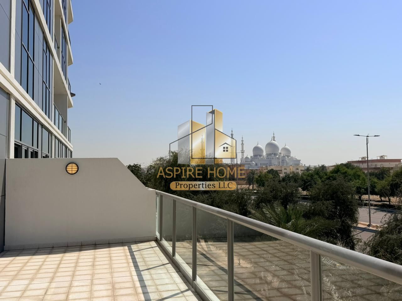 Spacious 4BR Duplex | Pool & Gym Access | Premium Living