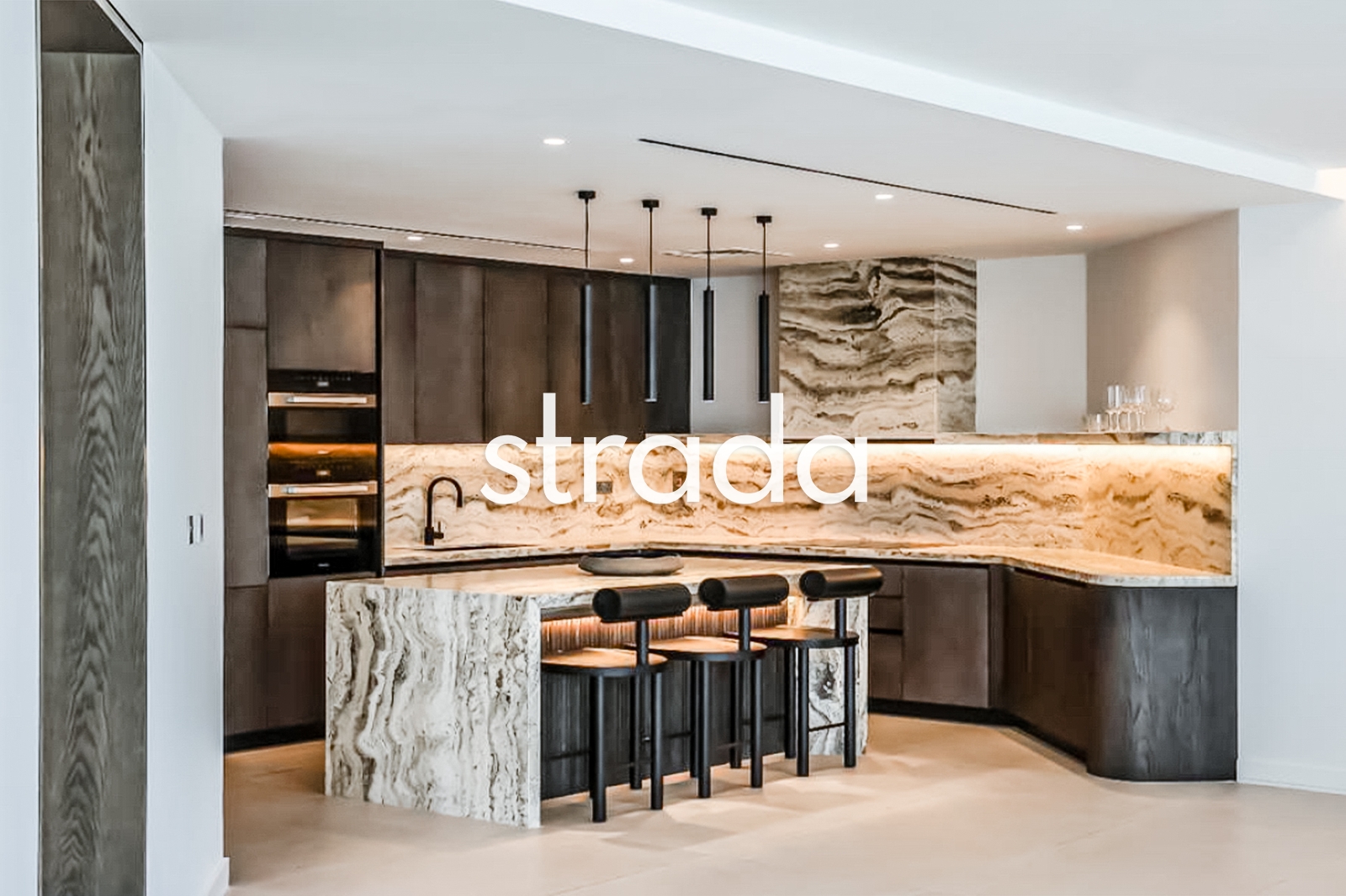 Upgraded | Modern | City View | 5 bed Garden Home
