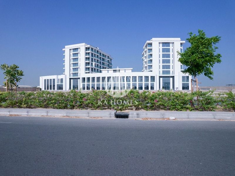 A prime, ready-to-move-in investment opportunity on the beachfront – a very desirable corner plot. Limited availability. Freehold ownership.