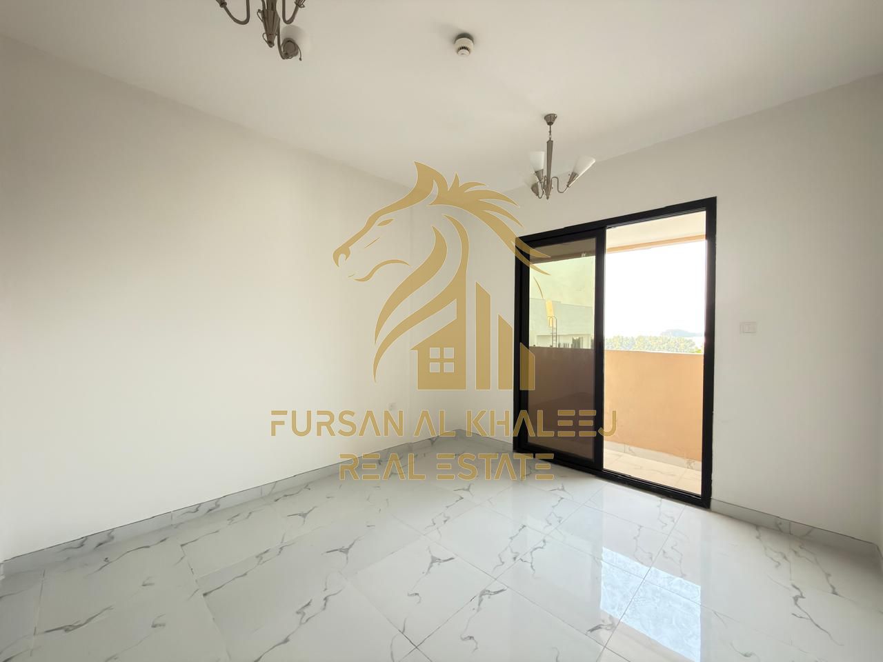 Family Only | Direct Access to Airport and E311 Road