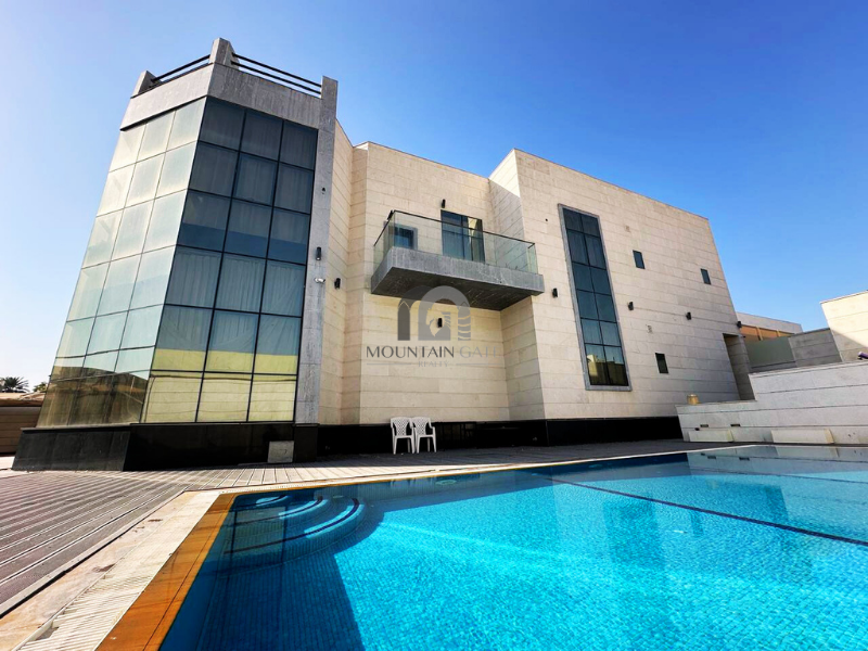 Luxurious Spacious | Fully Furnished | Annex