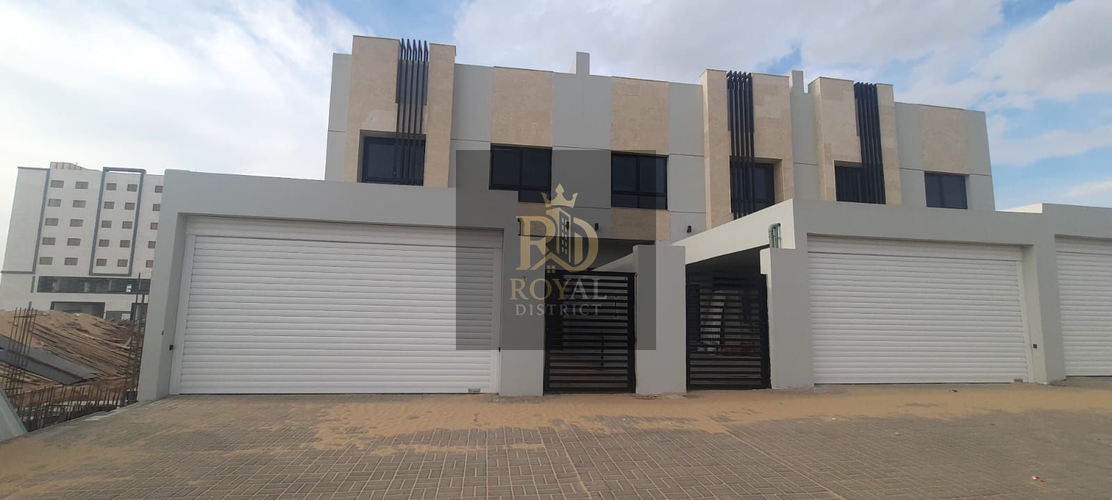 HOT DEAL! CORNER TOWNHOUSE | 4 MASTER BEDROOMS | PRIME LOCATION | SUPER DISTRESSED PRICE | FREE HOLD