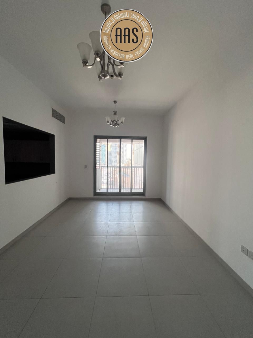 In prime location easy access to metro Modern Style lavish huge 2bhk with all amenities