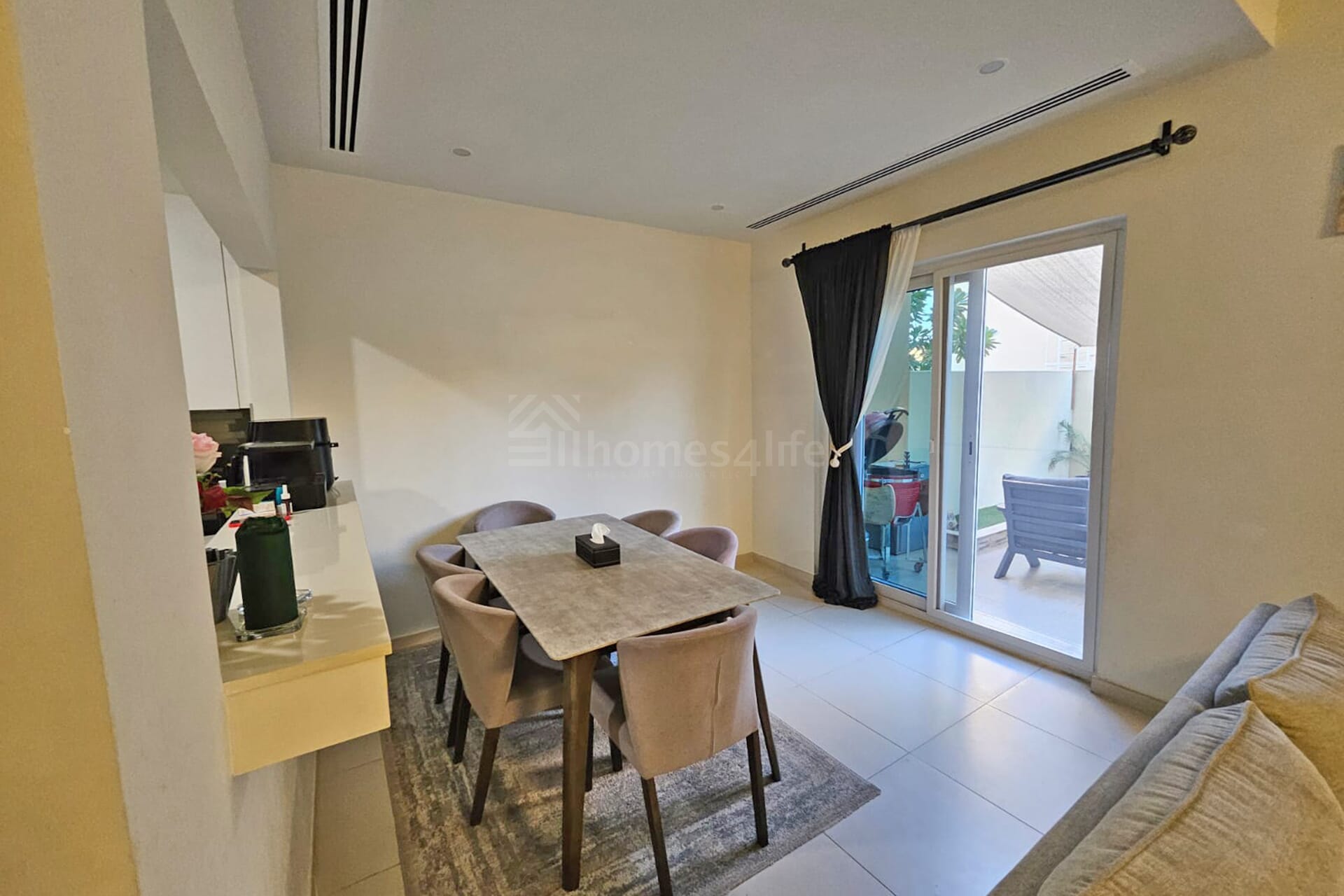 ON THE PARK I SINGLE ROW | FULLY FURNISHED