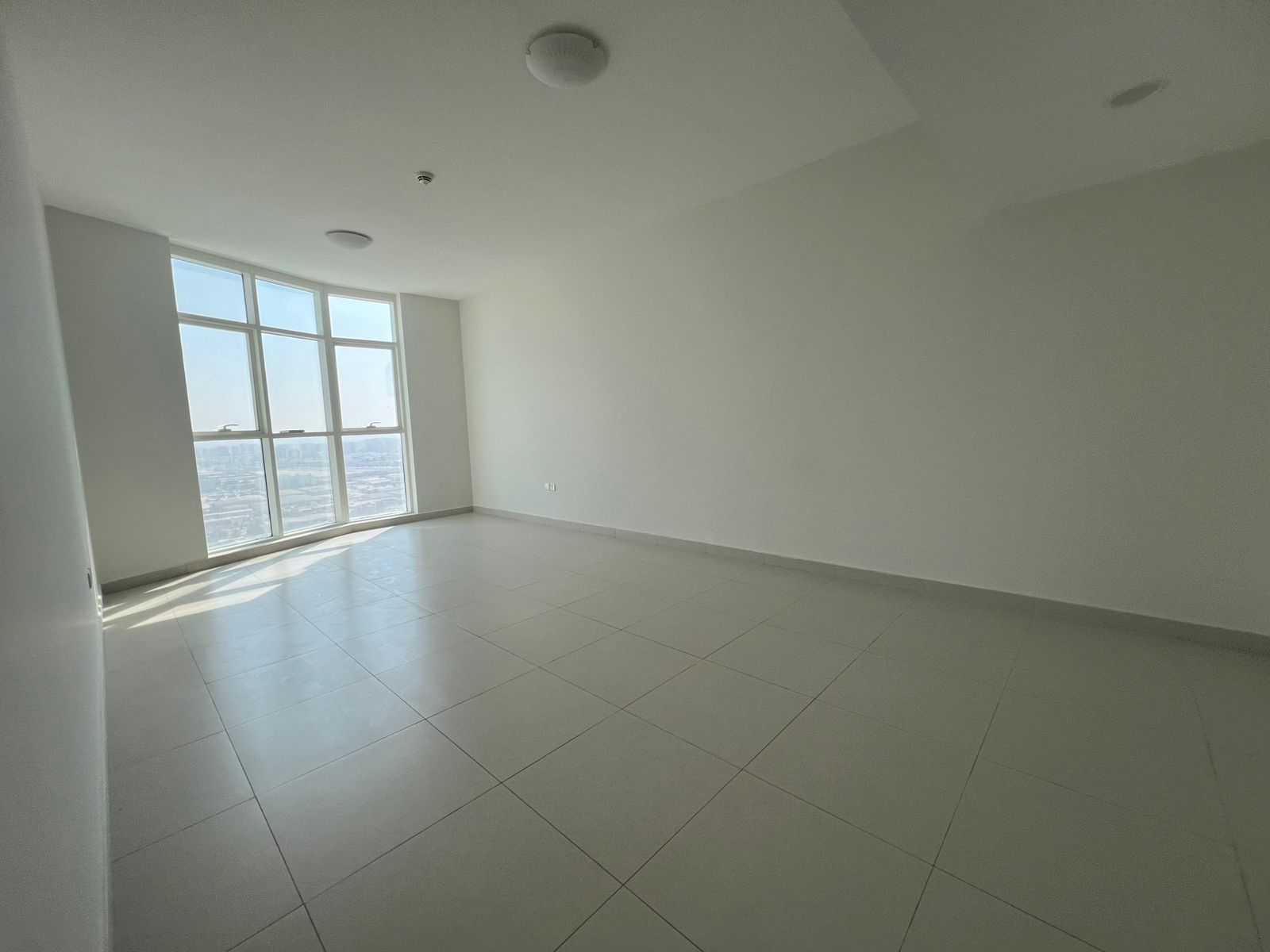 Second tenant | Parking | Open view | Spacious