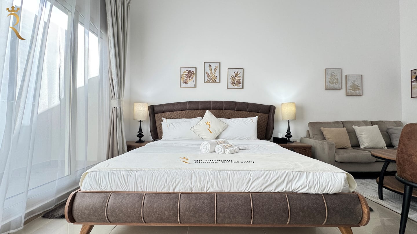 Peaceful Studio | King Bed Comfort for 2 – Al Reef