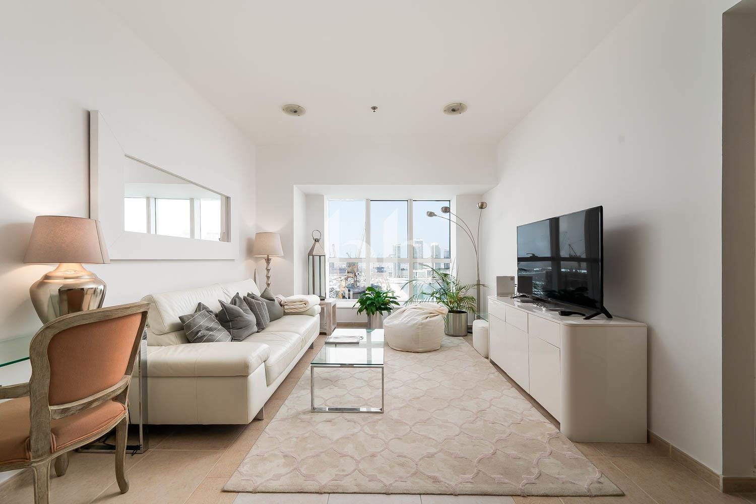SEA VIEW | VACANT | MID FLOOR | FURNISHED
