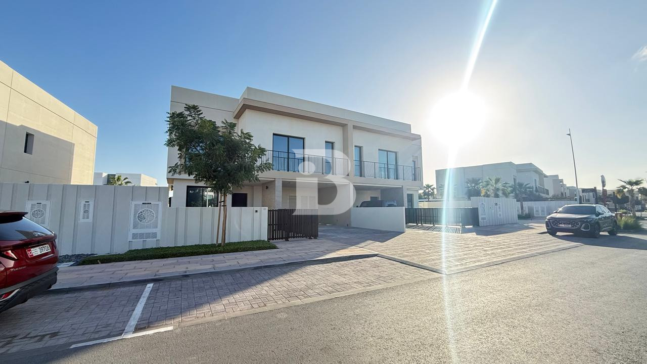 Corner | Near Amenities | Ready to Move