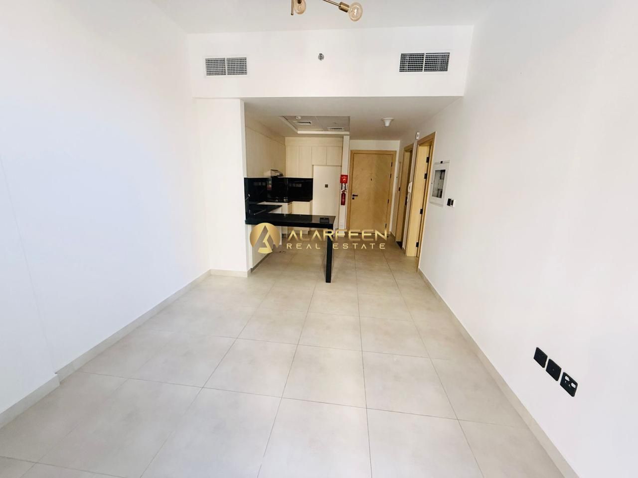 Spacious 1Br | Prime Location | Must View