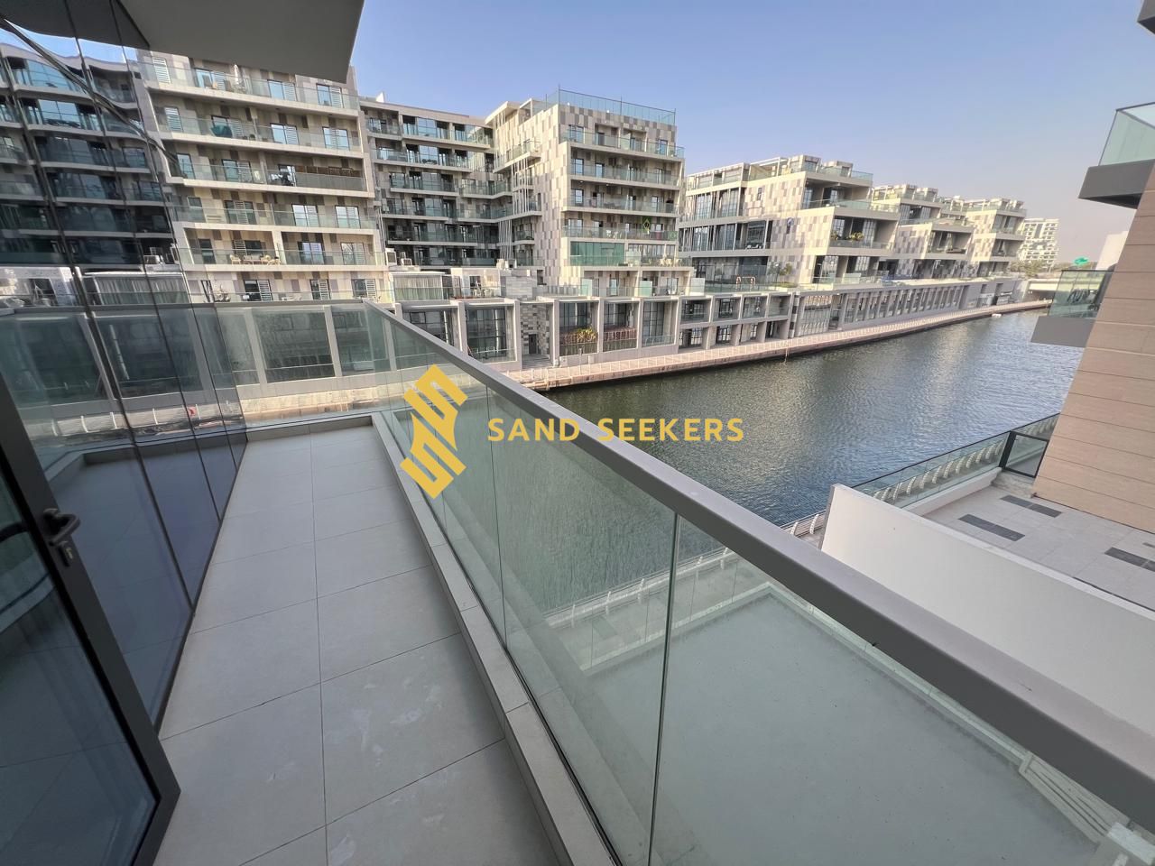 Ready To Move ! 3BR With Stunning Sea View !
