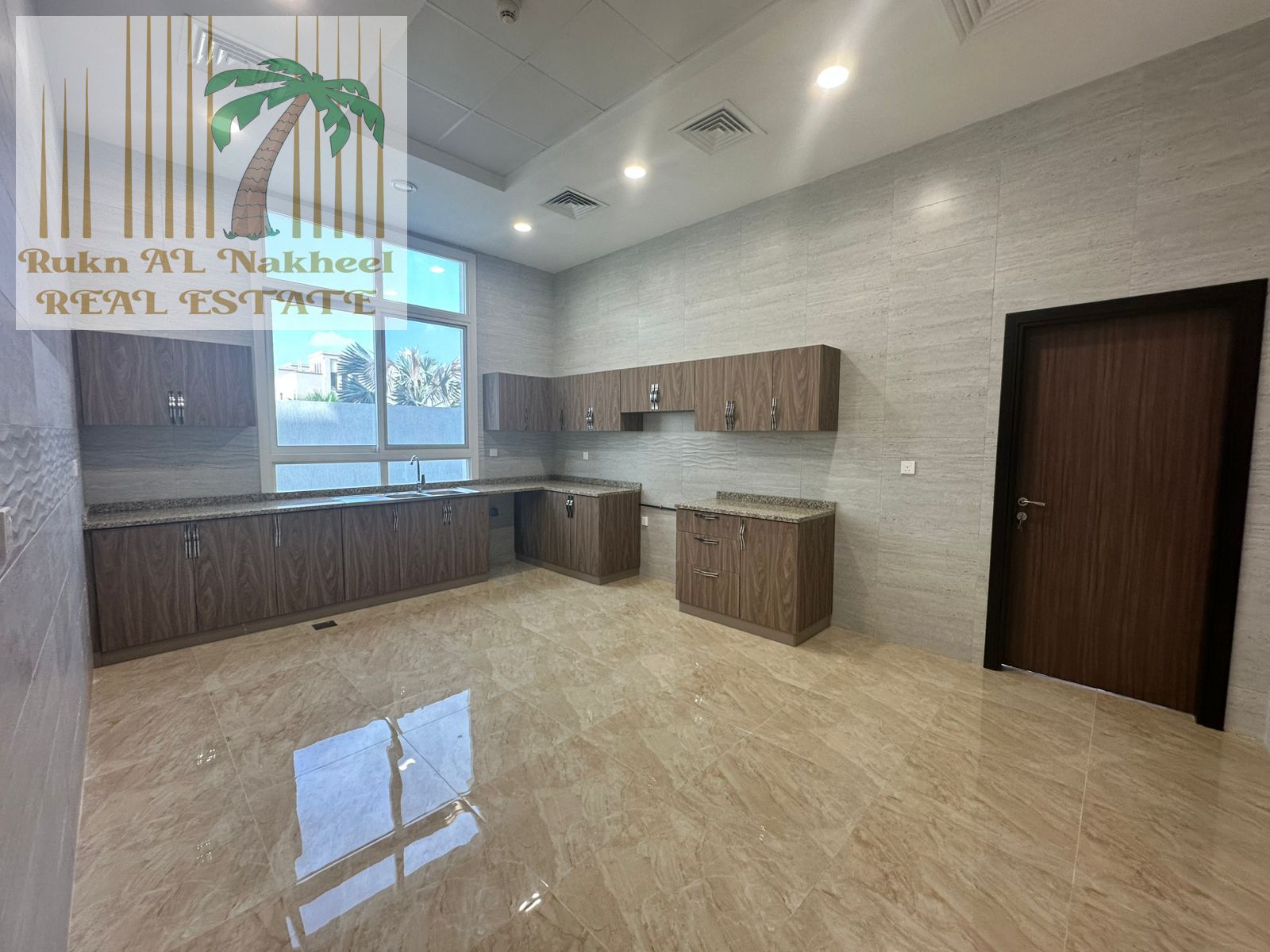 luxury specious | 5500 sqft super dulex 5 bedroom 9 bath 3 hall villa for sale maidroom for more details & information contact us