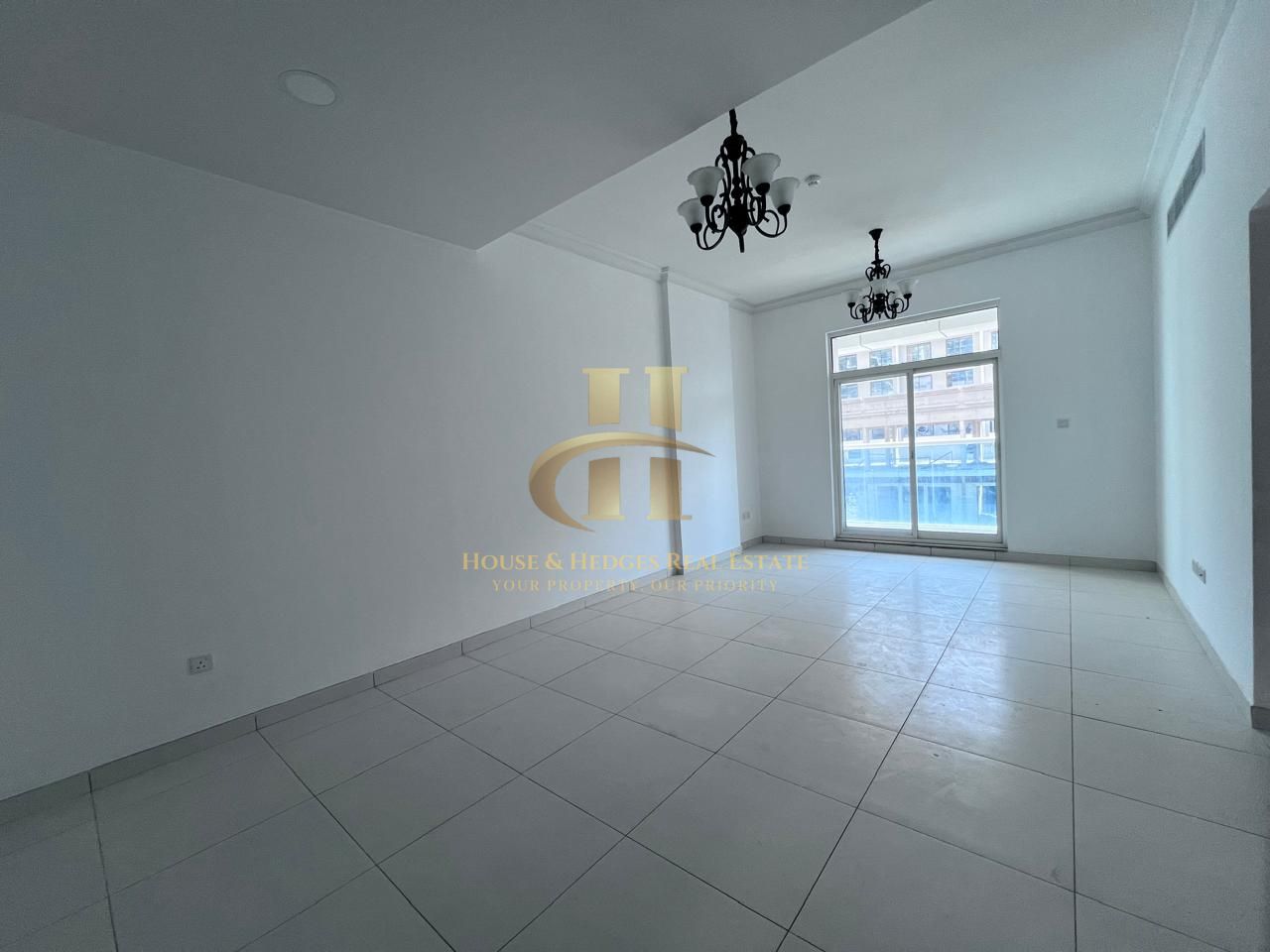 Near to Circle Mall | Vacant | Prime Location